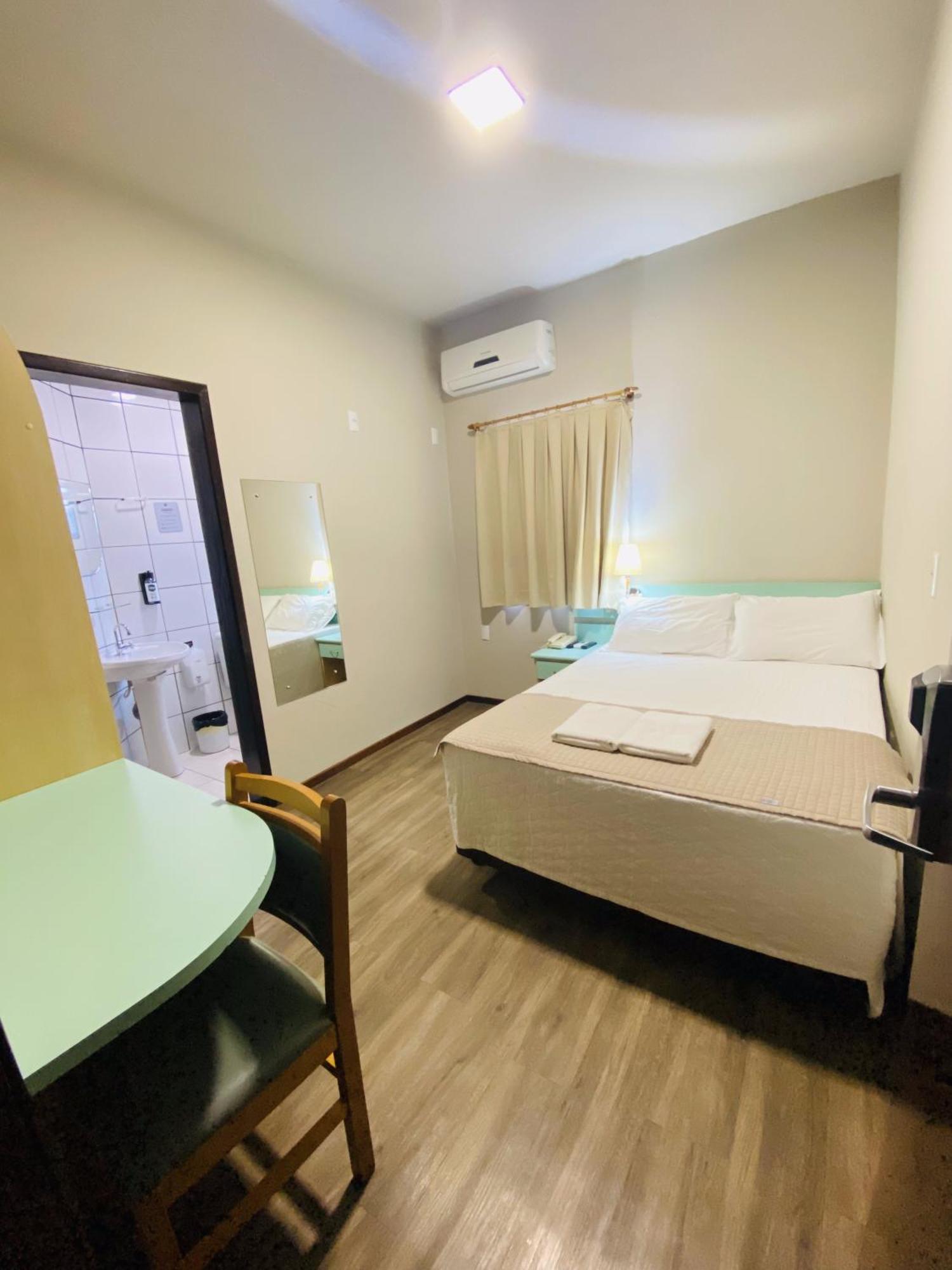 Real Nob Hotel Orleans Ngoại thất bức ảnh